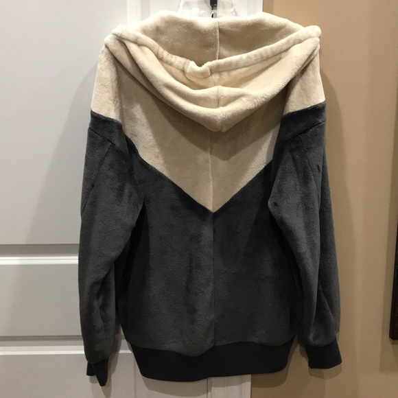 EXPRESS Soft Jacket/Hoodie - Picture 2 of 8